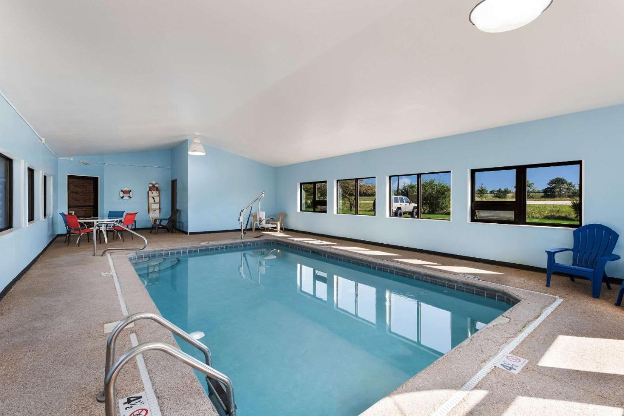 Quality Inn Upper Sandusky Exterior photo