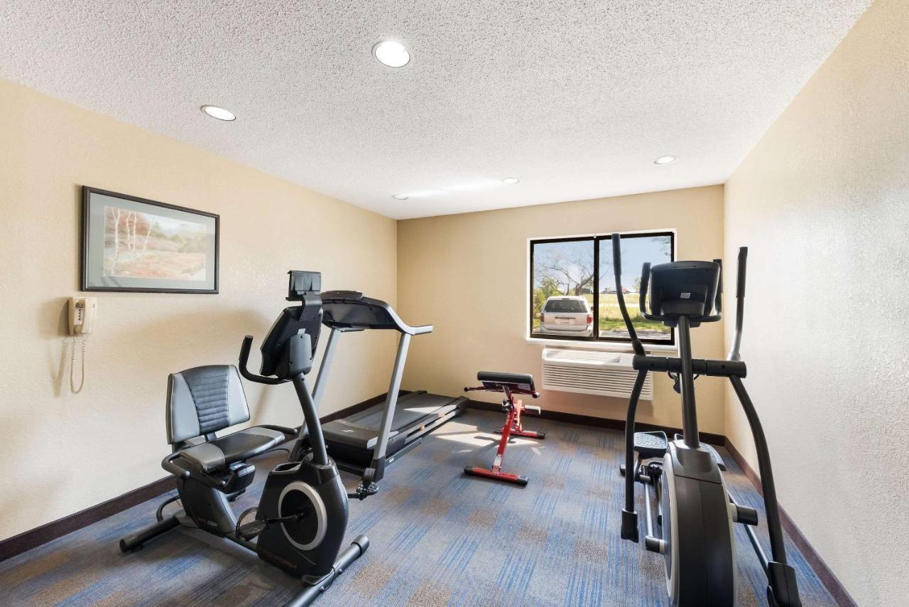 Quality Inn Upper Sandusky Exterior photo